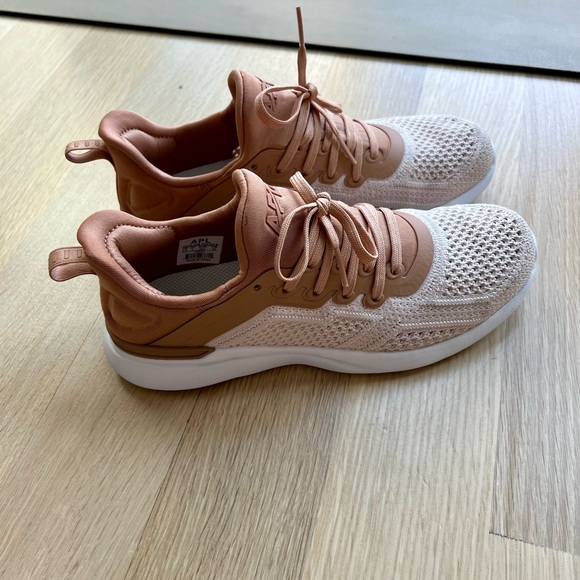 APL TechLoom Tracer, taupe/dark tan color. Size 6.5. Great condition! - Picture 5 of 5